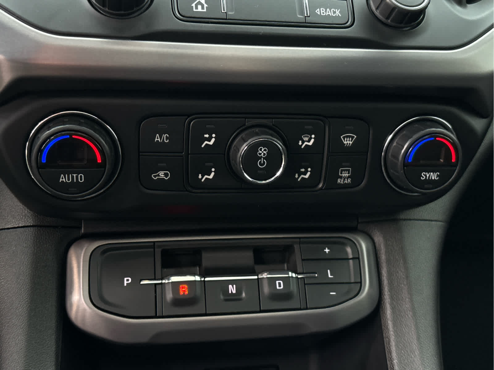 2020 GMC Acadia AT4