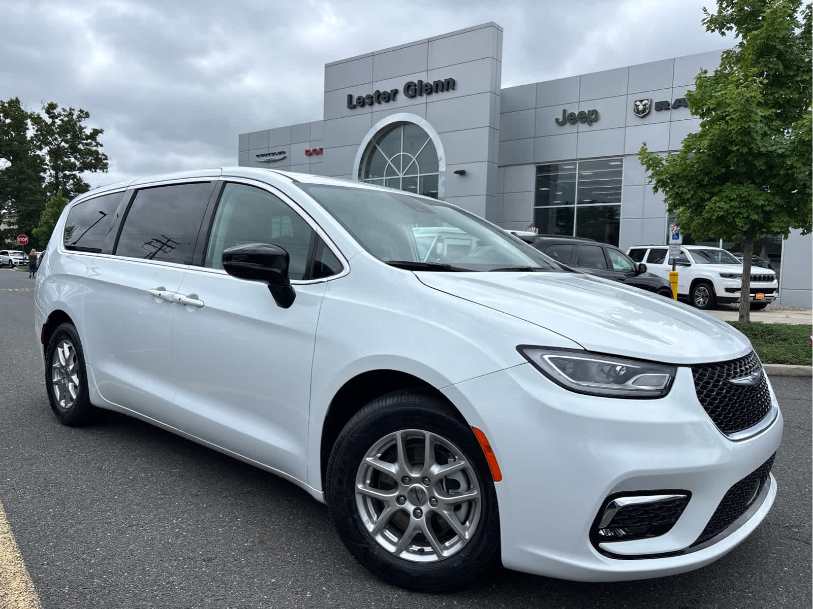 2024 Chrysler Pacifica Touring L