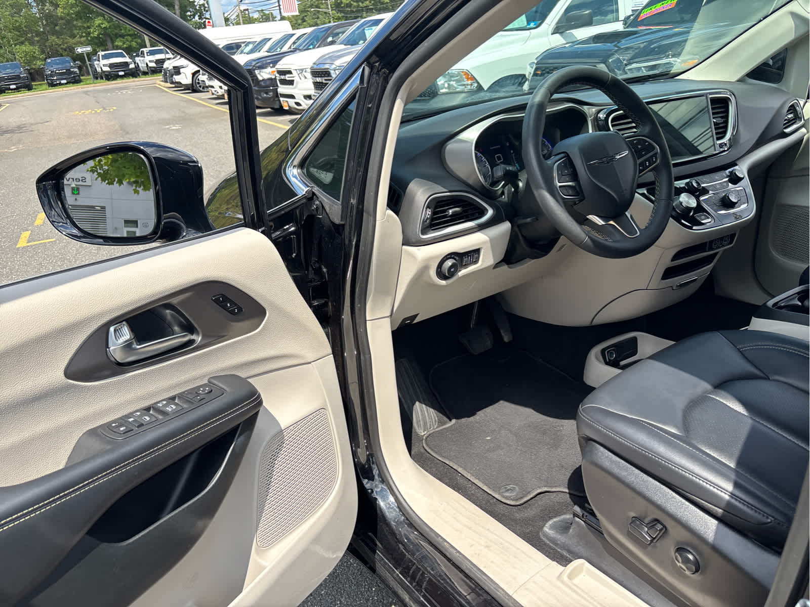 2024 Chrysler Pacifica Touring L