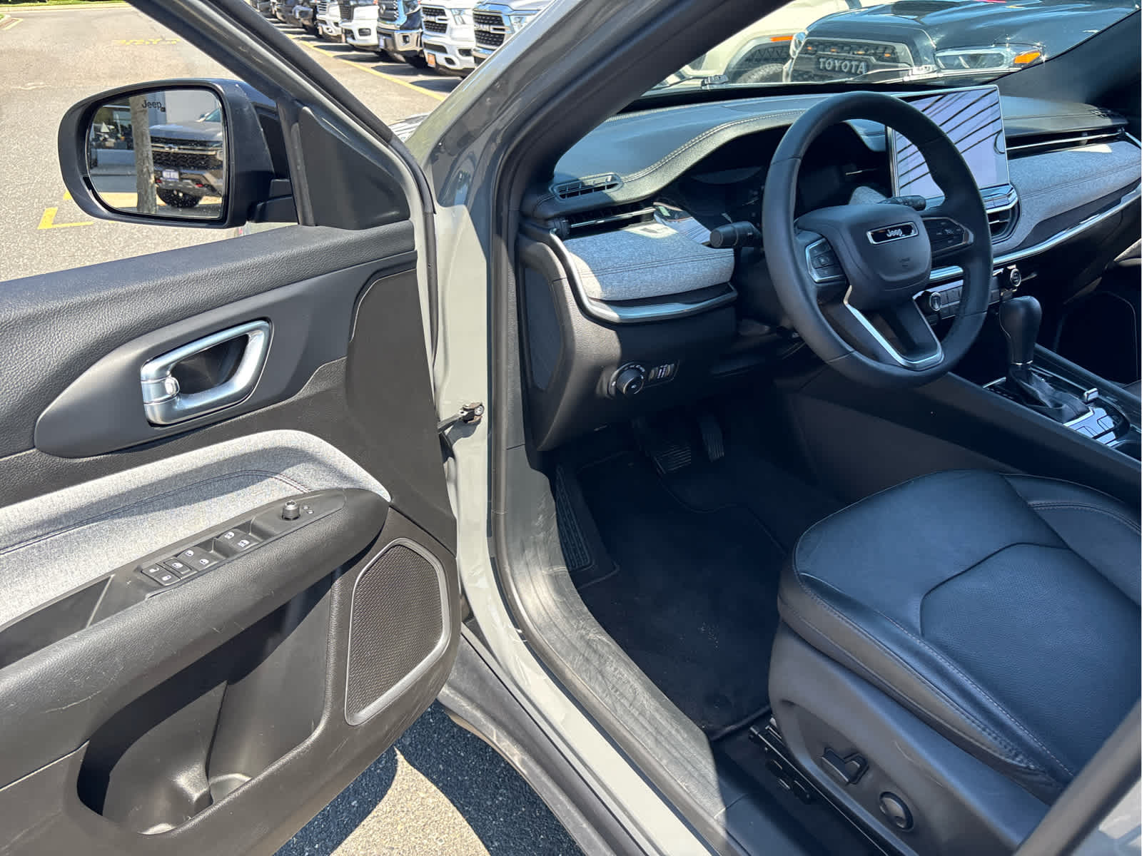 2023 Jeep Compass Latitude Lux