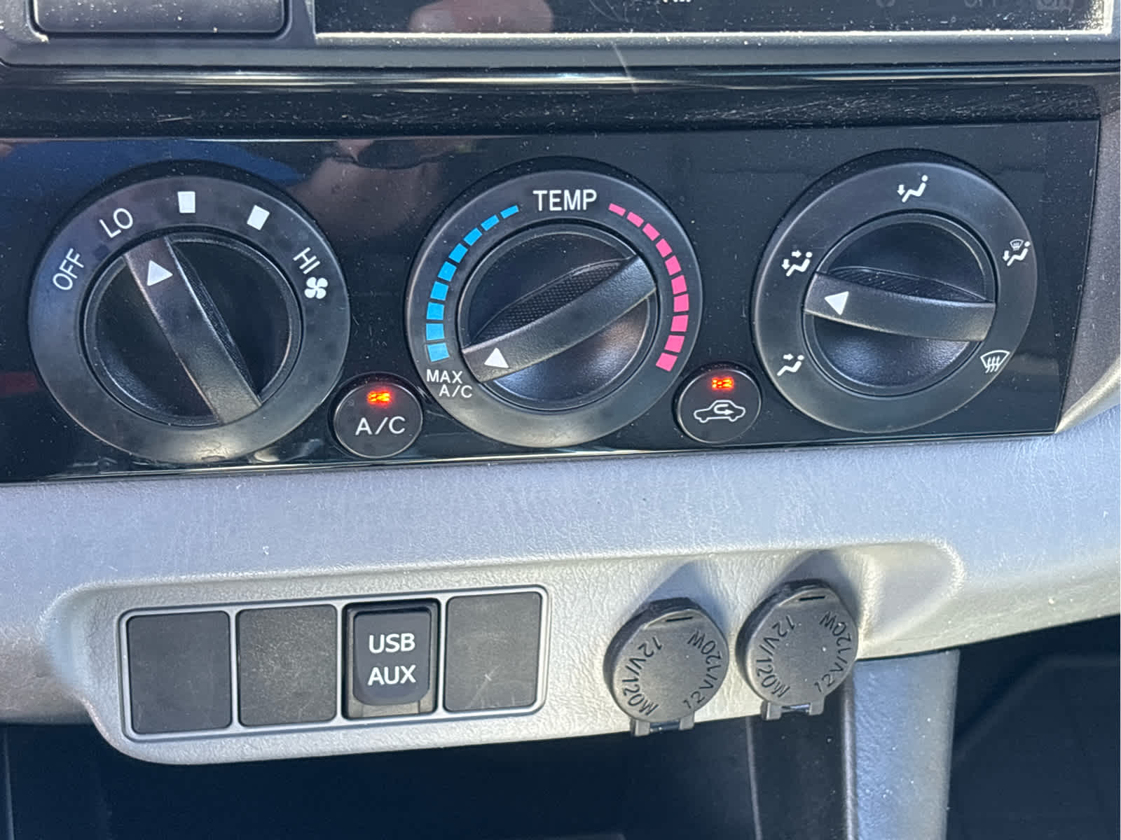 2014 Toyota Tacoma 4WD Double Cab V6 AT (Natl)