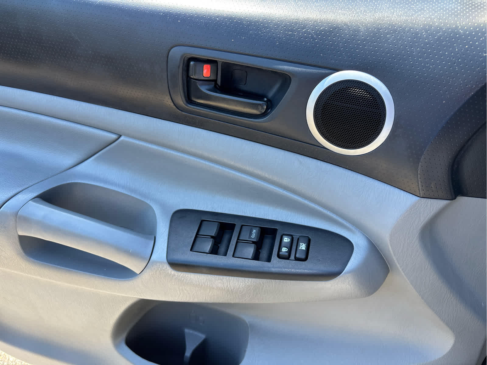 2014 Toyota Tacoma 4WD Double Cab V6 AT (Natl)
