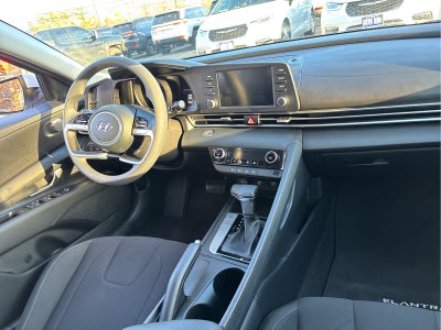 2022 Hyundai ELANTRA SEL