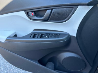 2022 Hyundai KONA SE