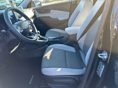 2022 Hyundai KONA SE
