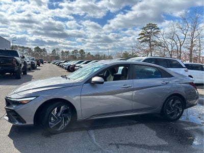 2024 Hyundai ELANTRA SEL