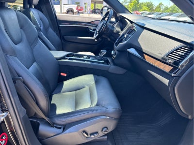 2017 Volvo XC90 Momentum