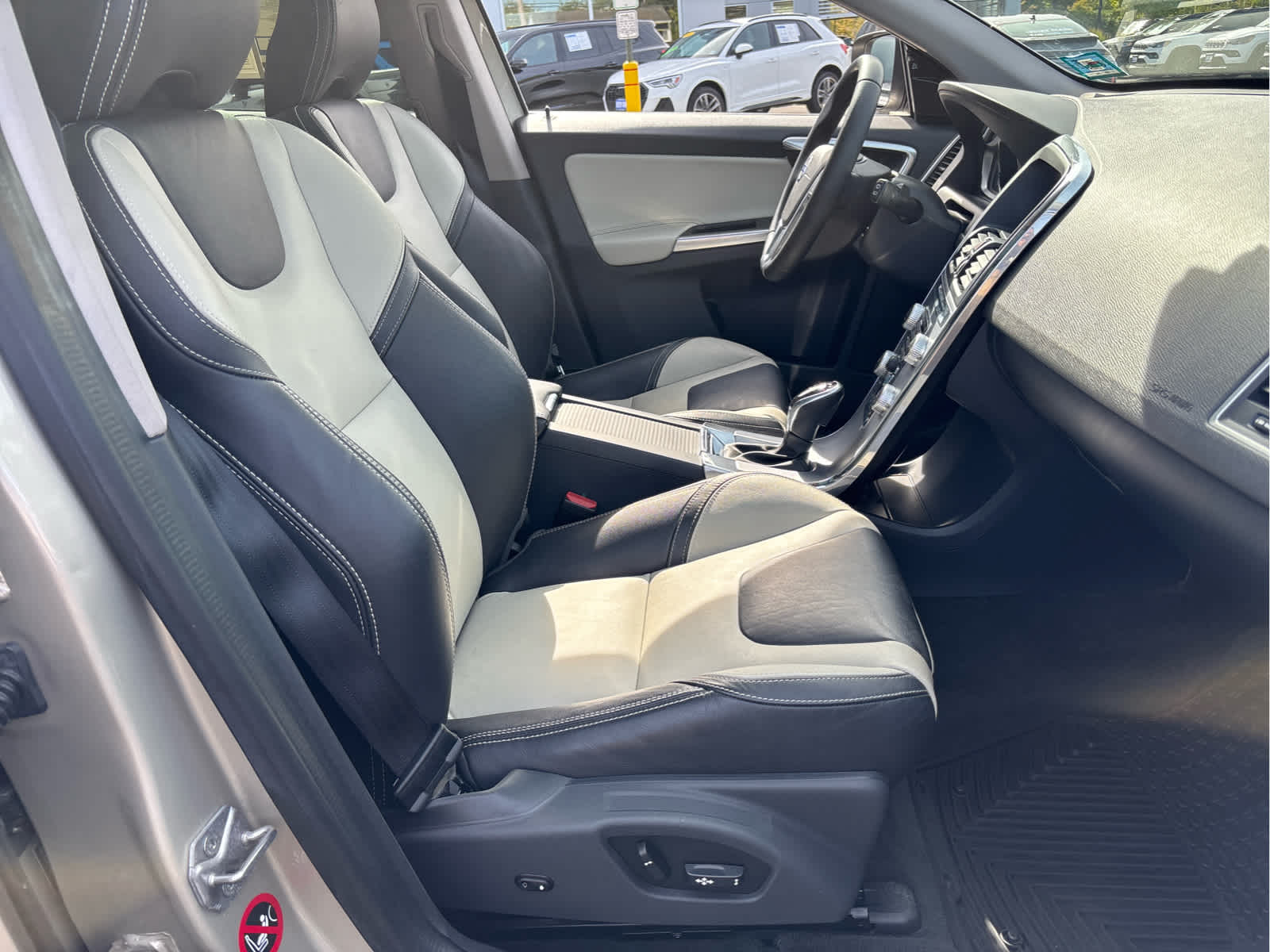 2017 Volvo XC60 Dynamic