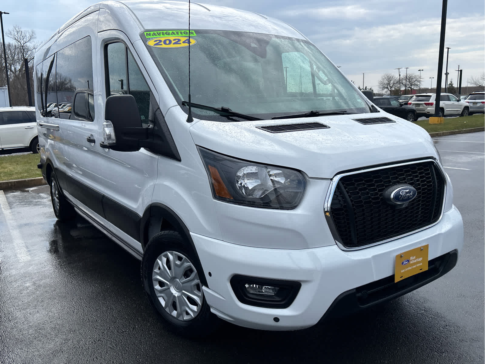 2024 Ford Transit Passenger Wagon XLT