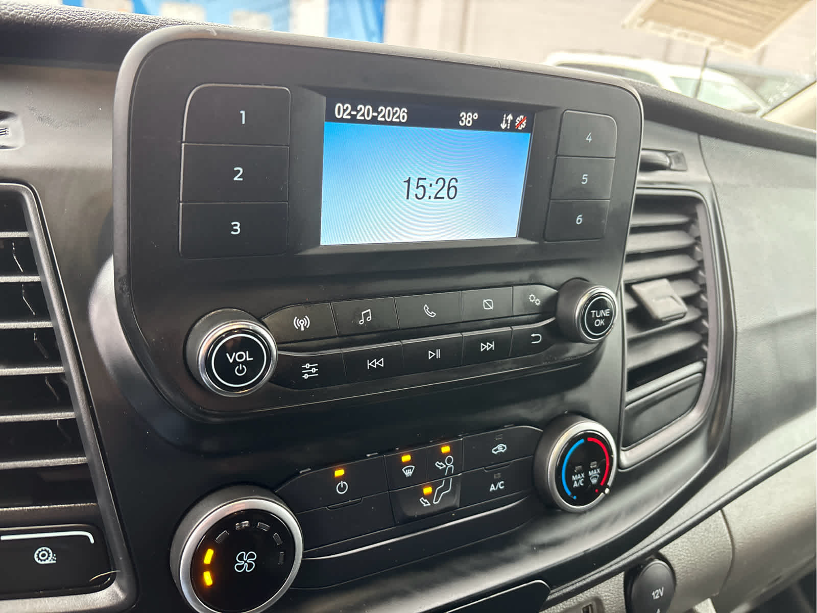 2024 Ford Transit T-250 148" Med Rf 9070 GVWR RWD