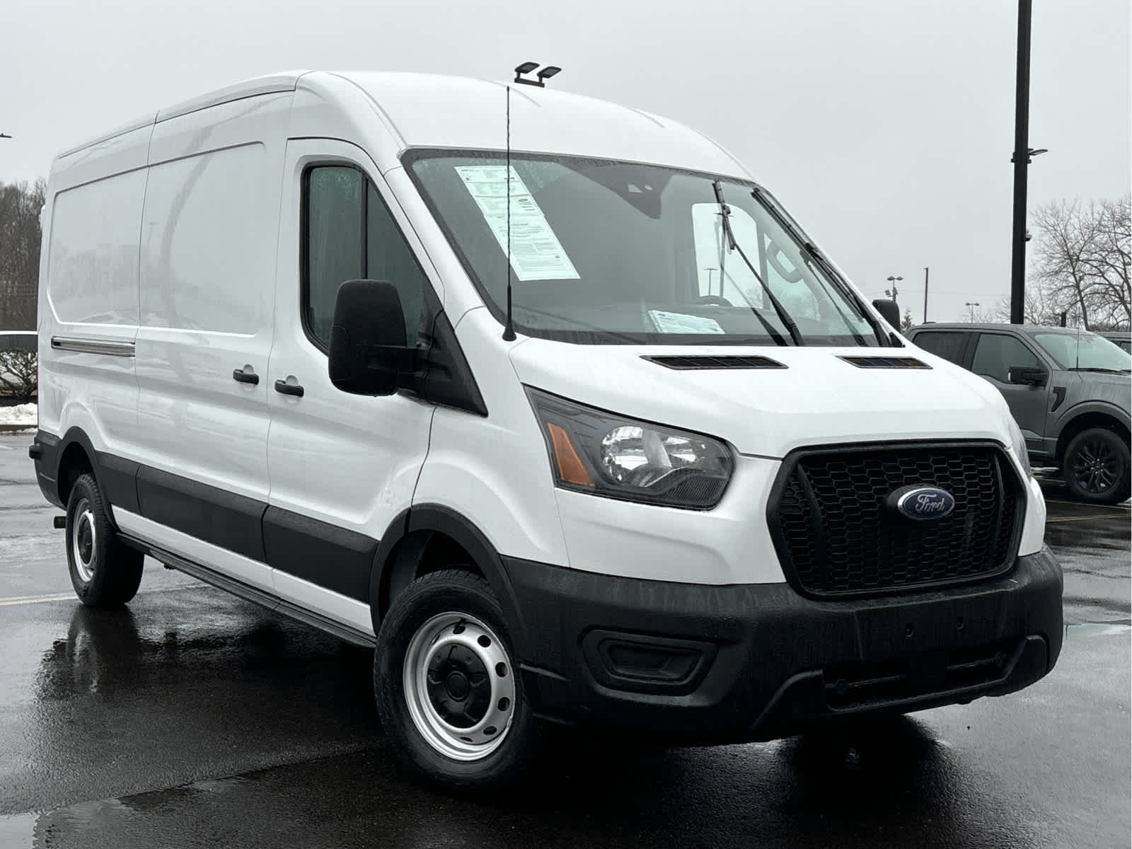 2024 Ford Transit Cargo Van T-250 148" Med Rf 9070 GVWR RWD