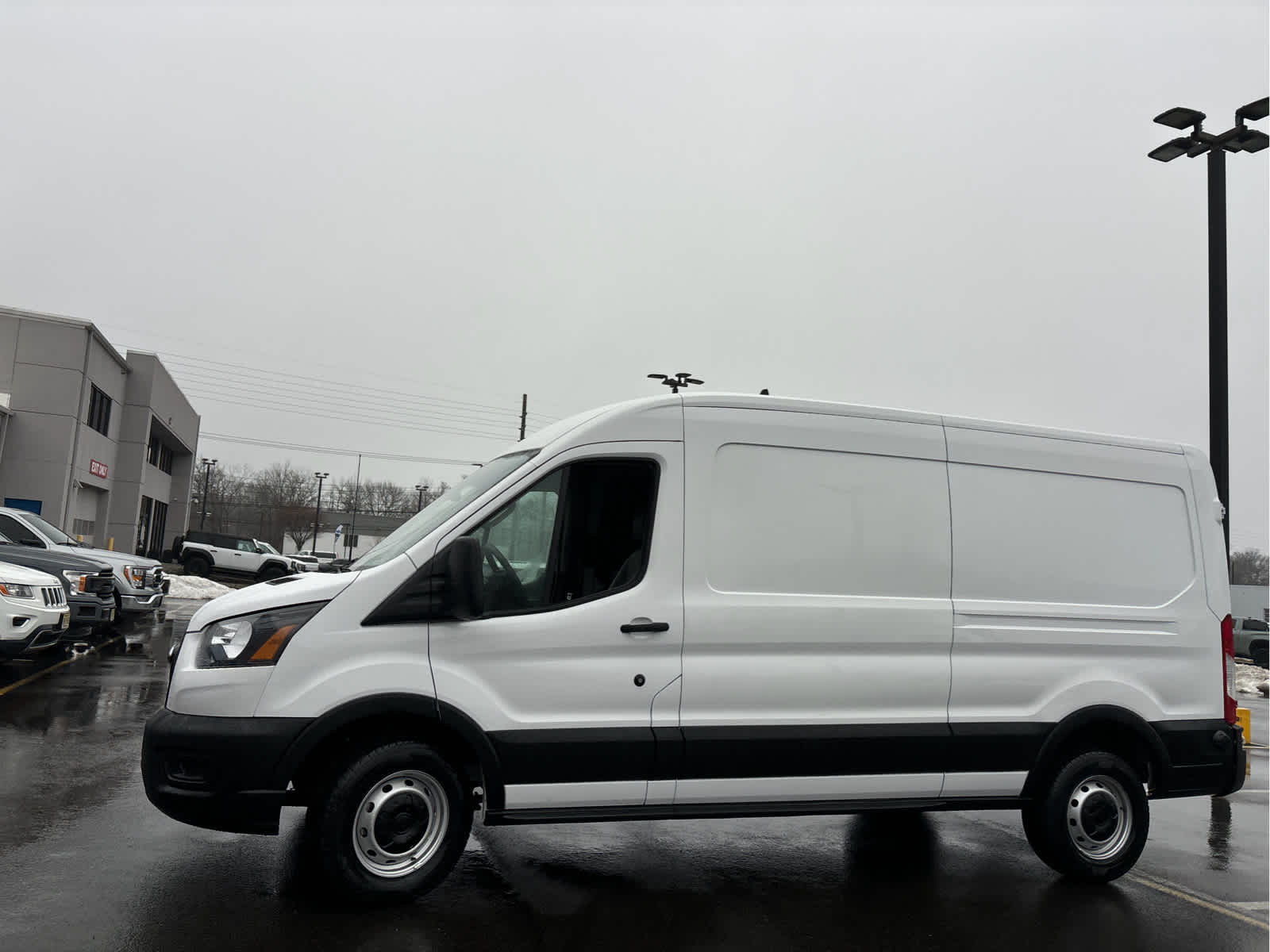 2024 Ford Transit T-250 148" Med Rf 9070 GVWR RWD