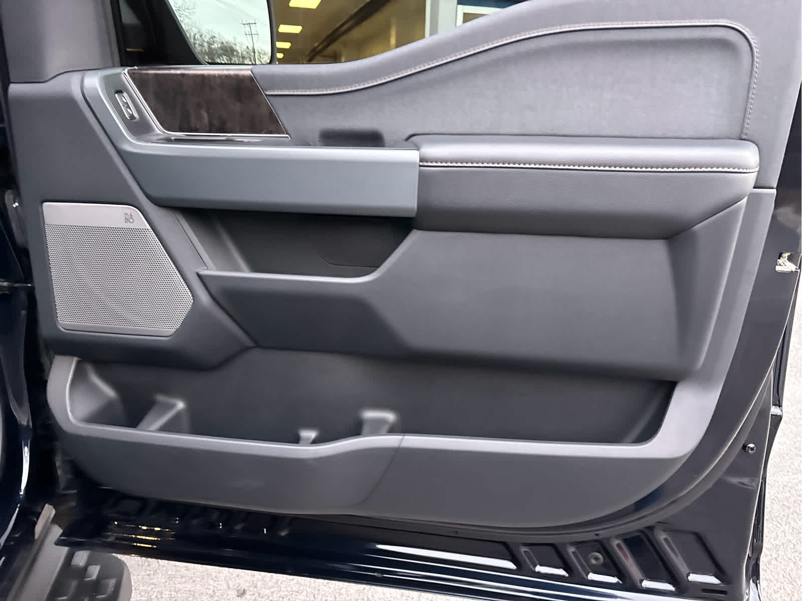 2023 Ford F-150 Lightning LARIAT