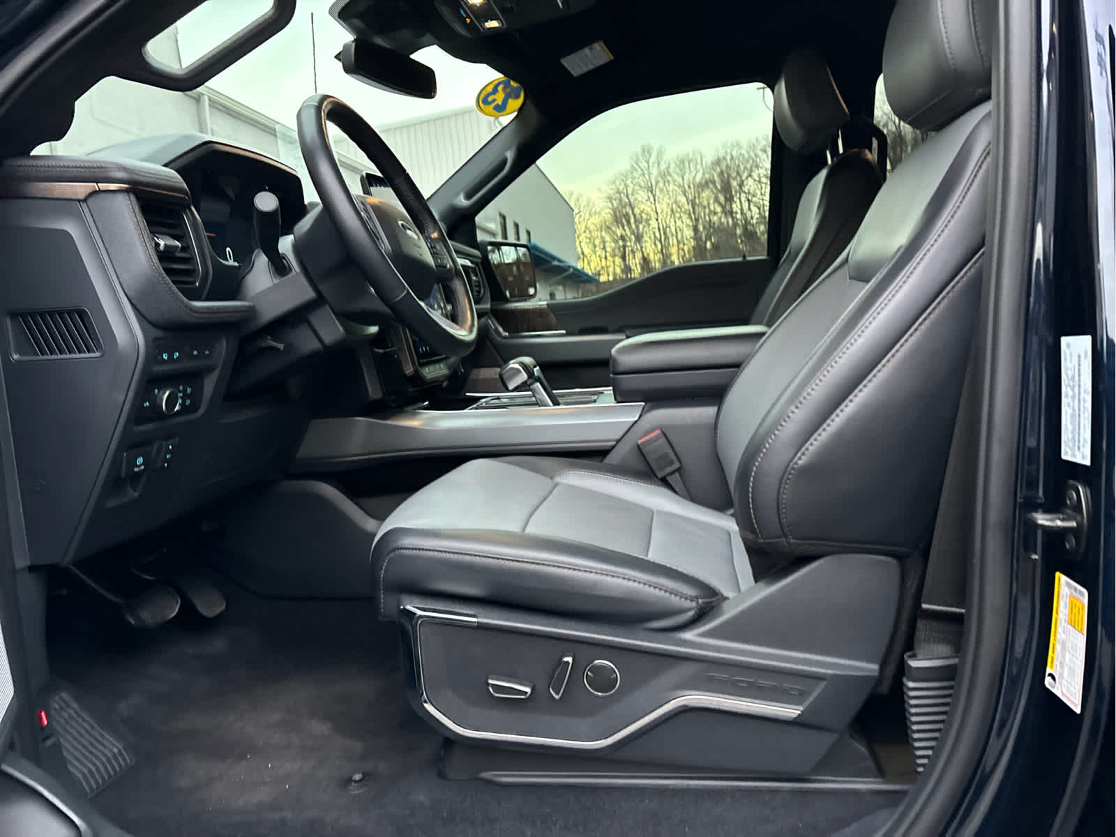 2023 Ford F-150 Lightning LARIAT