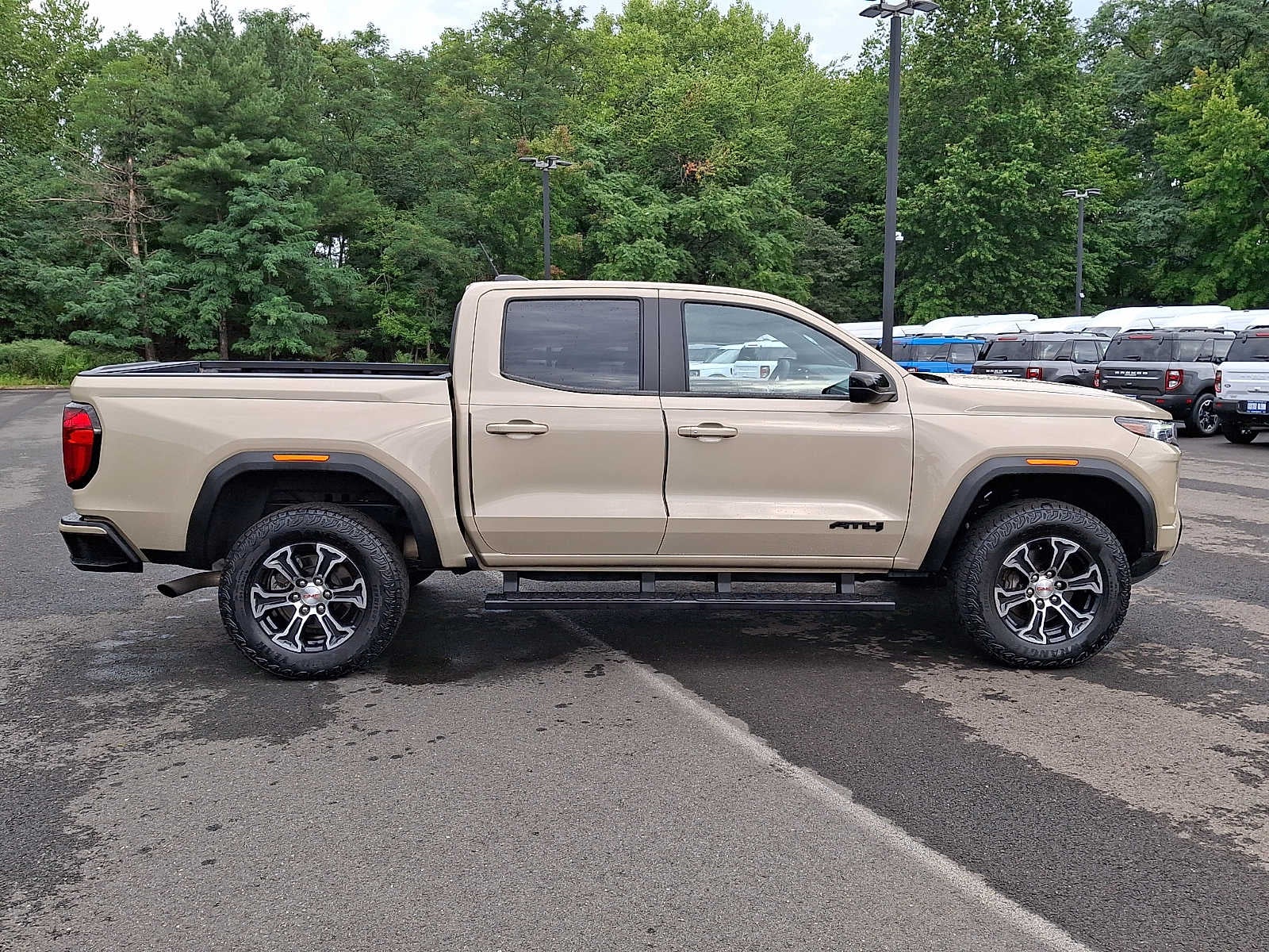 2024 GMC Canyon 4WD AT4