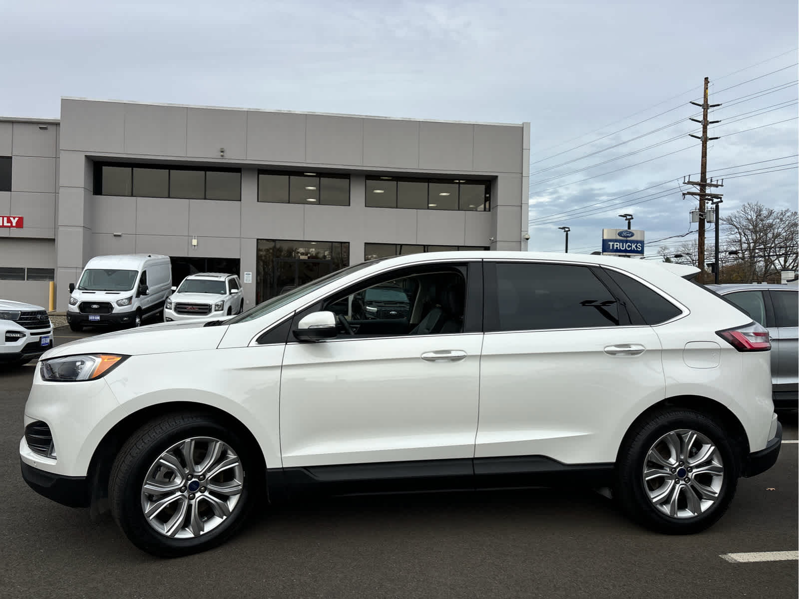 2022 Ford Edge Titanium