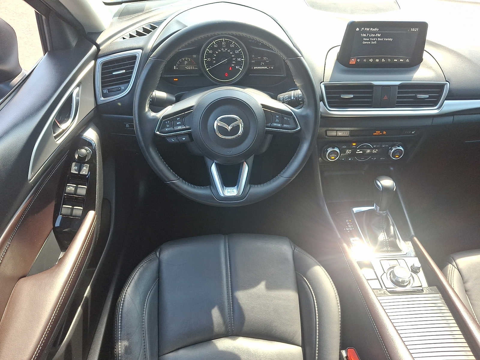 2018 Mazda Mazda3 5-Door Touring