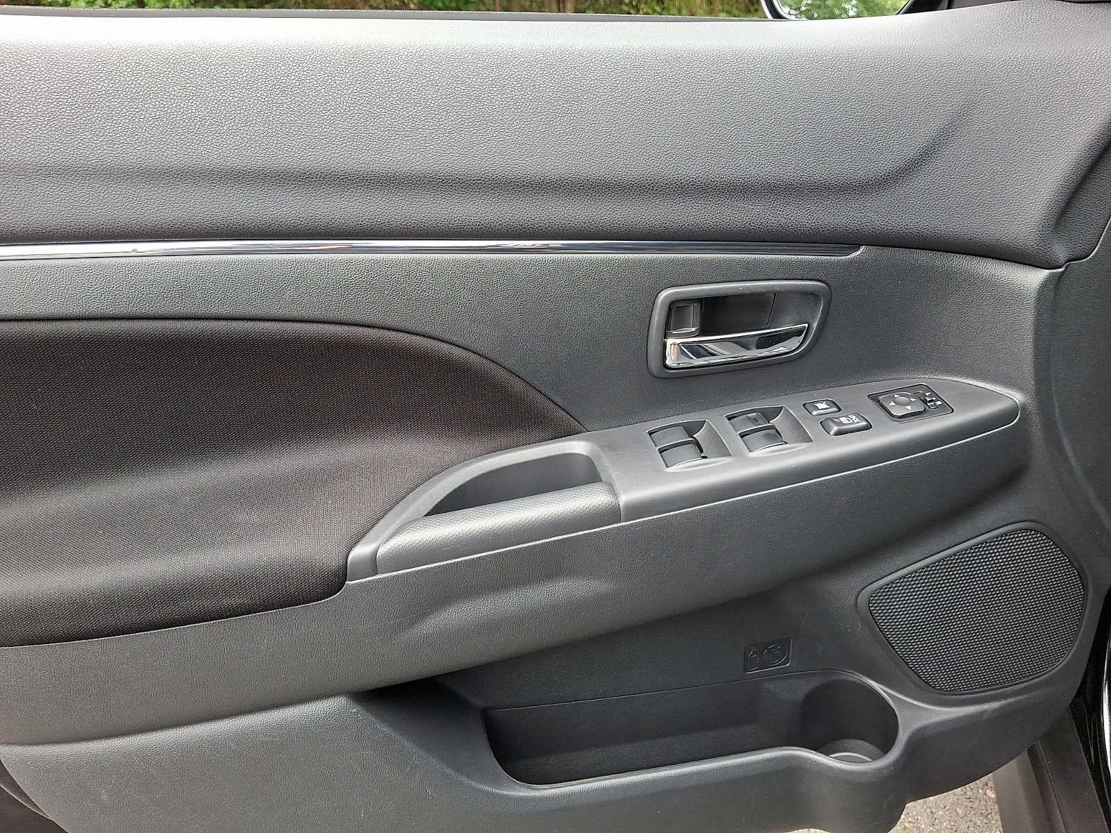 2025 Mitsubishi Outlander Sport LE