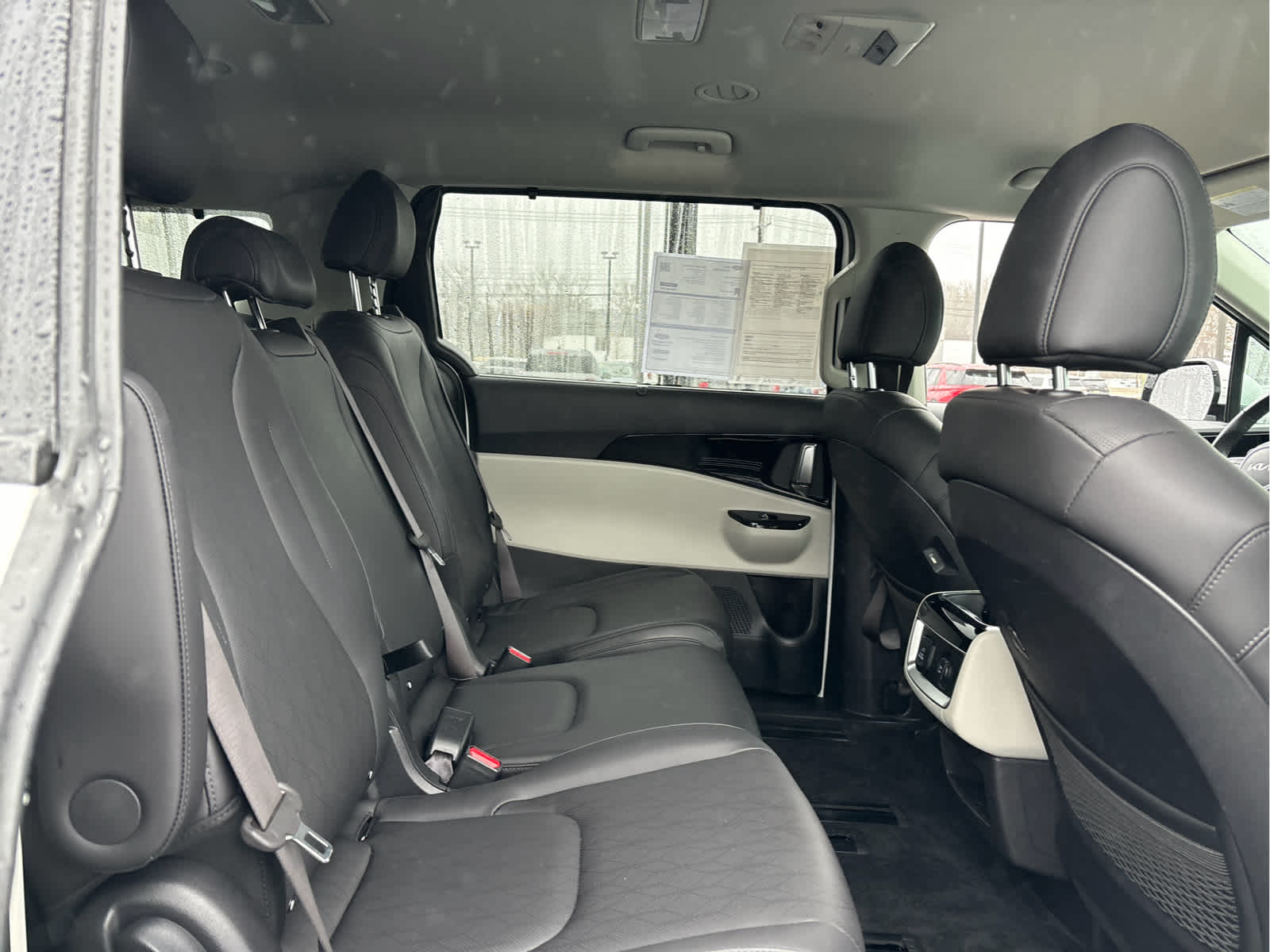 2024 Kia Carnival SX