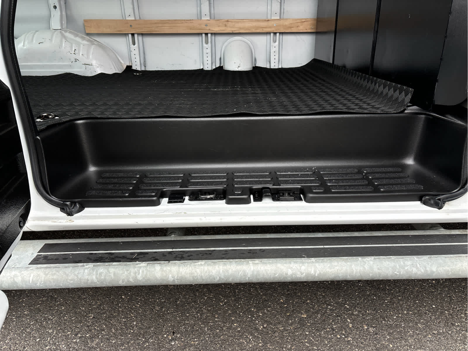 2024 Chevrolet Express Cargo Van RWD 2500 135"