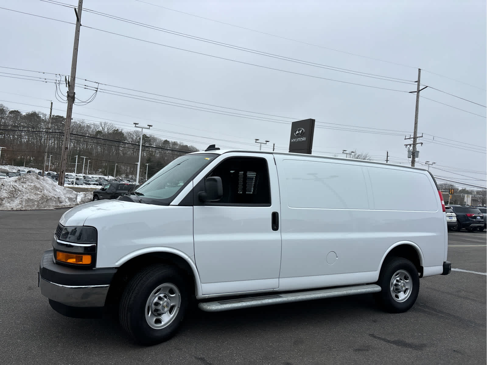 2024 Chevrolet Express Cargo Van RWD 2500 135"