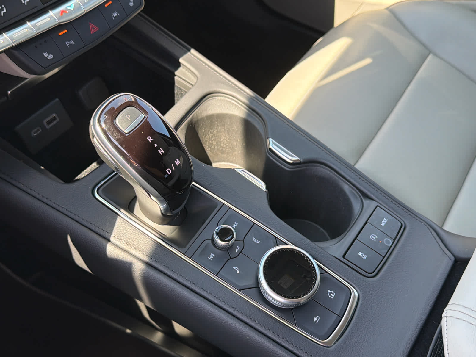 2023 Cadillac XT4 AWD Premium Luxury