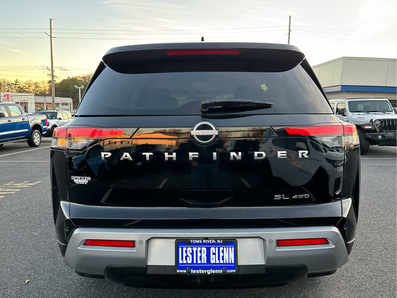 2023 Nissan Pathfinder SL