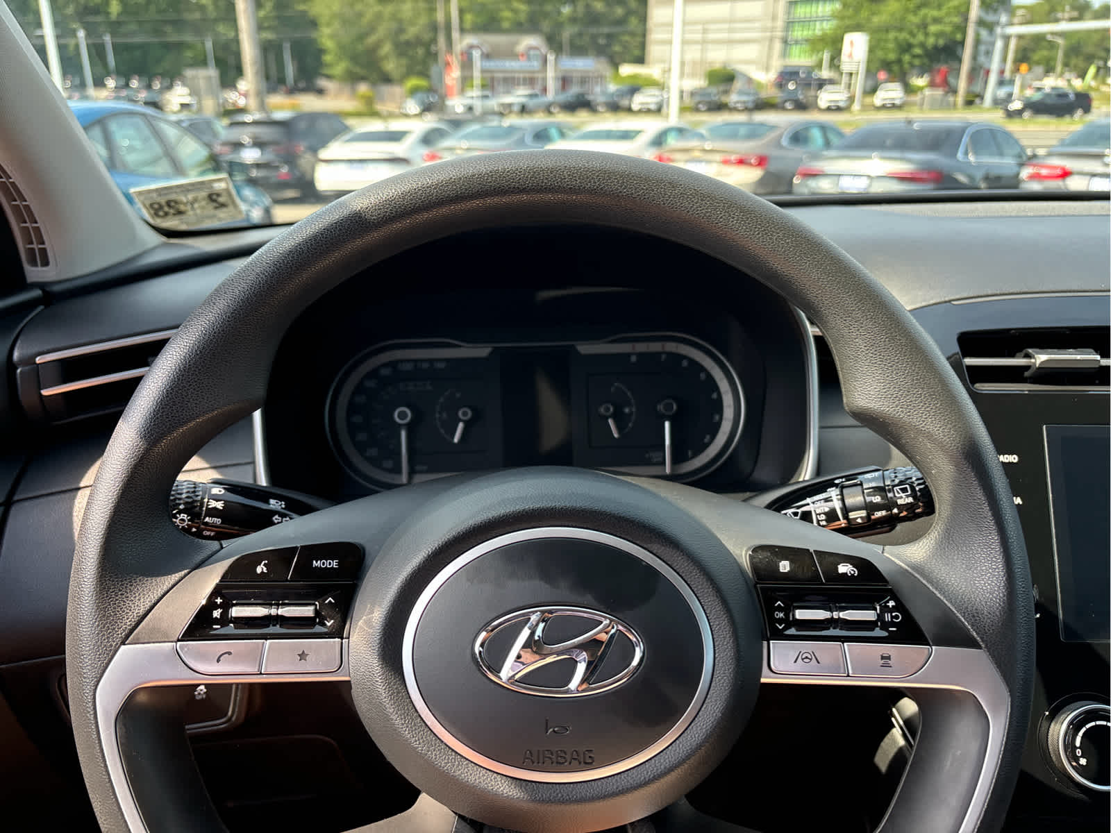 2023 Hyundai TUCSON SE