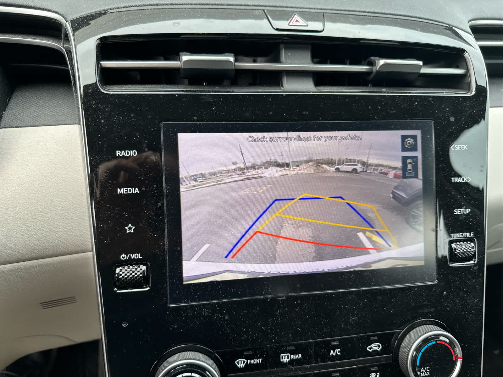 2023 Hyundai TUCSON SE