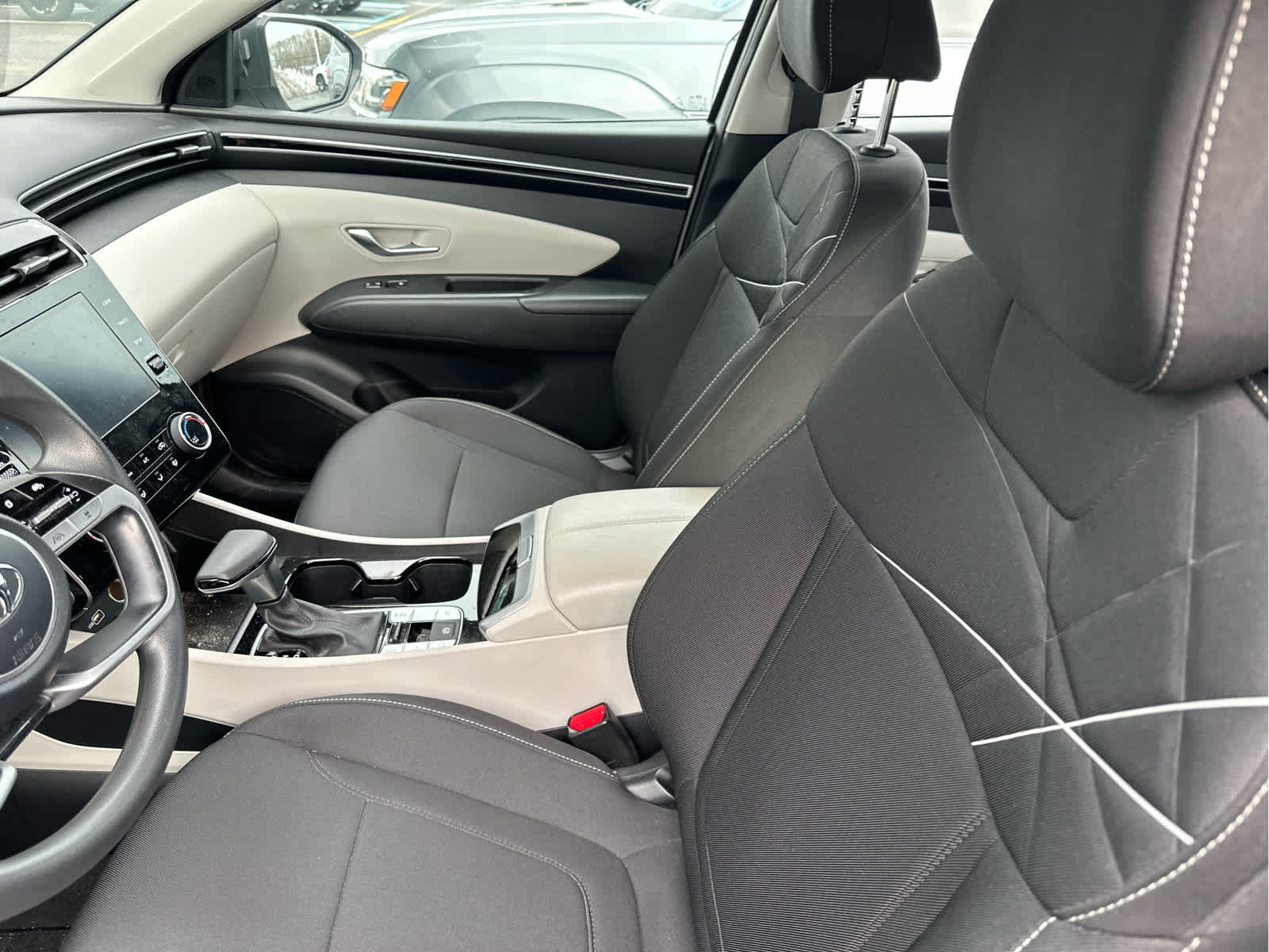 2023 Hyundai TUCSON SE