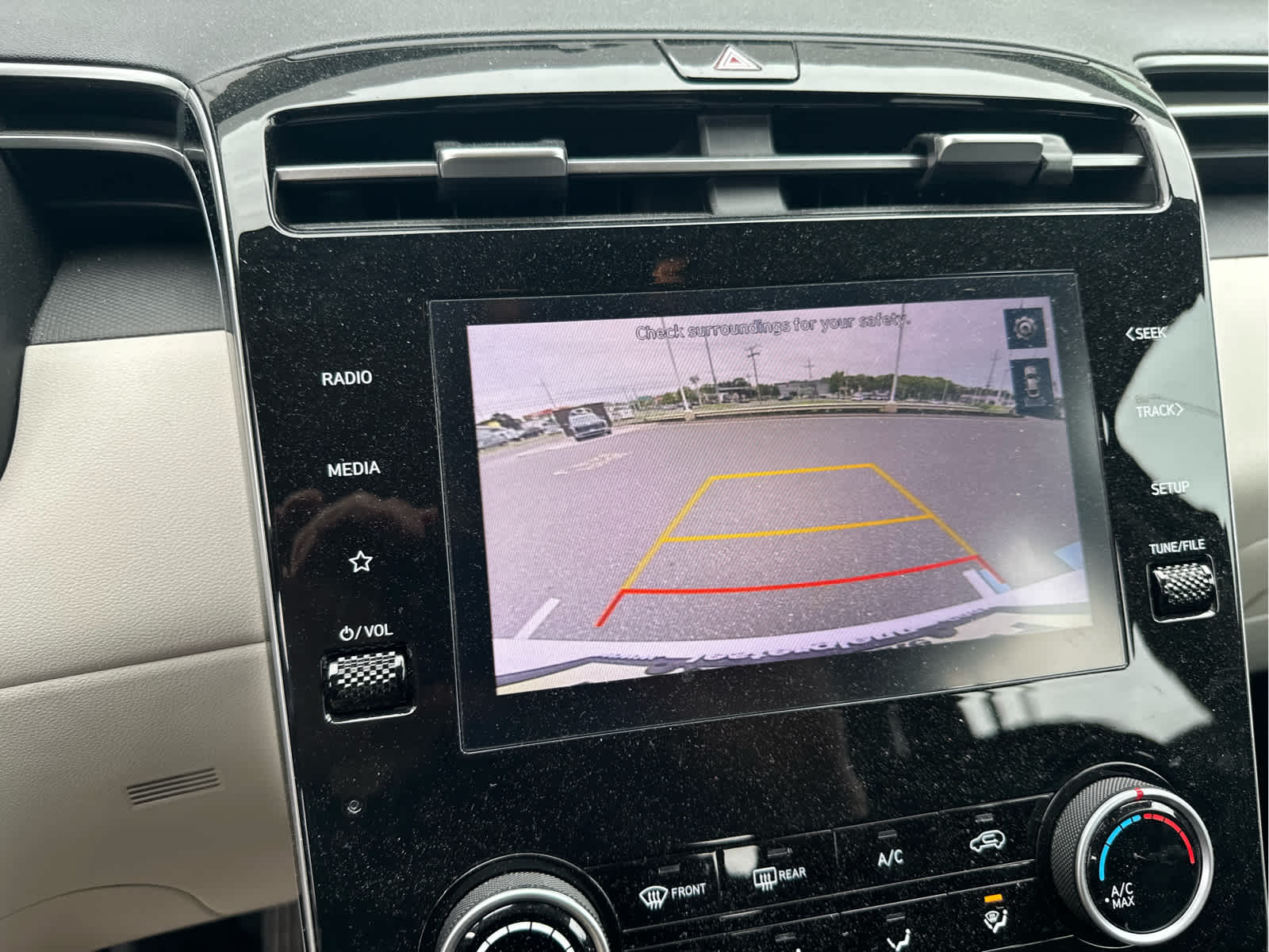 2023 Hyundai TUCSON SE