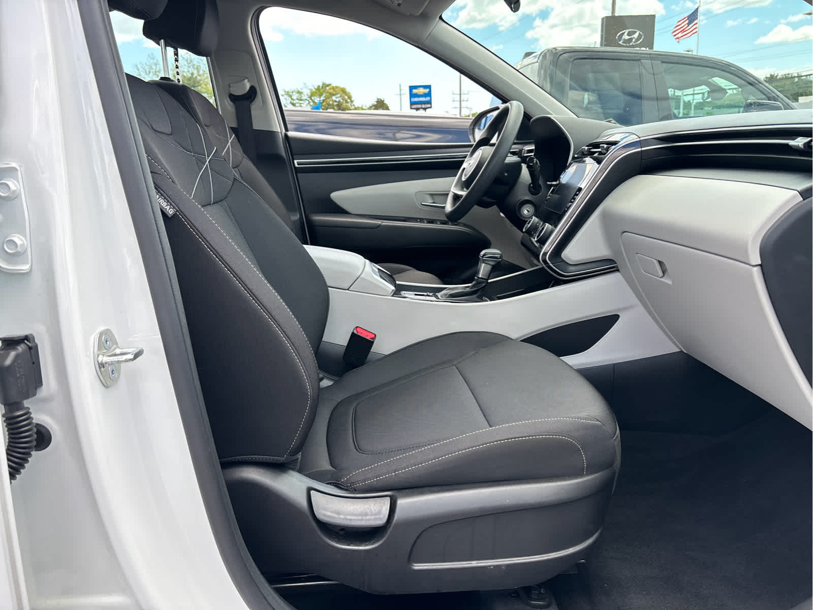 2023 Hyundai TUCSON SE