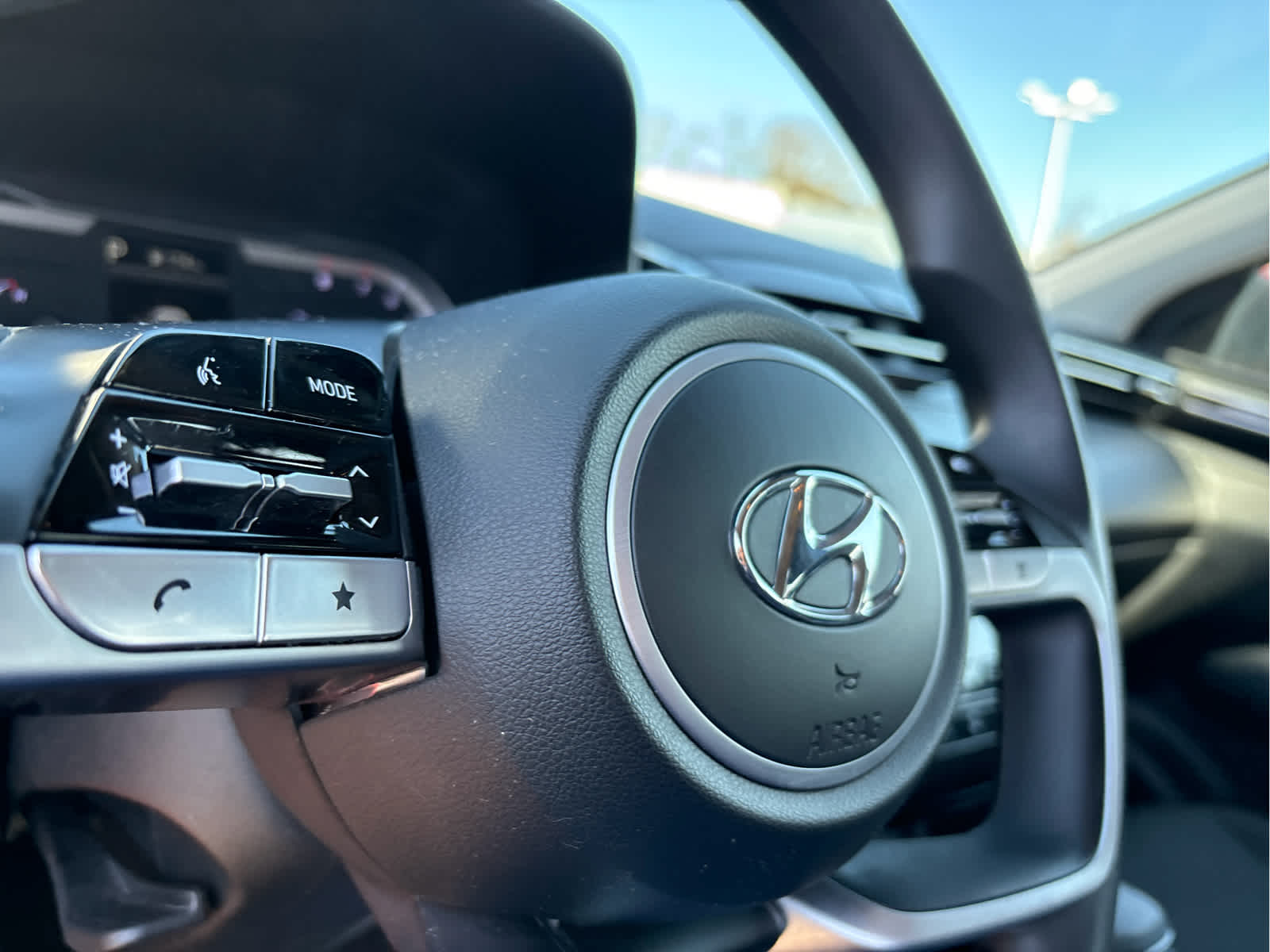 2023 Hyundai TUCSON SE