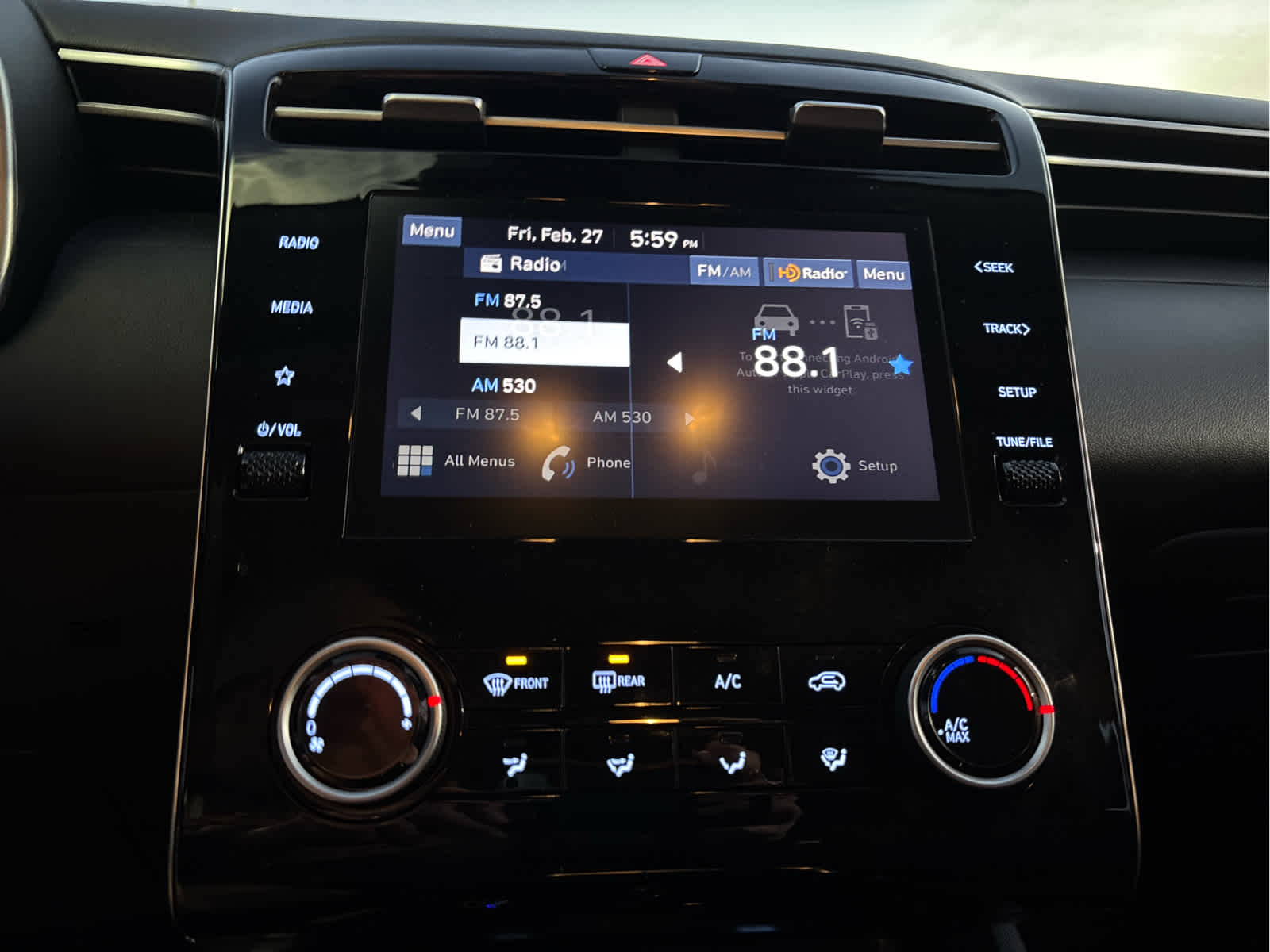 2023 Hyundai TUCSON SE