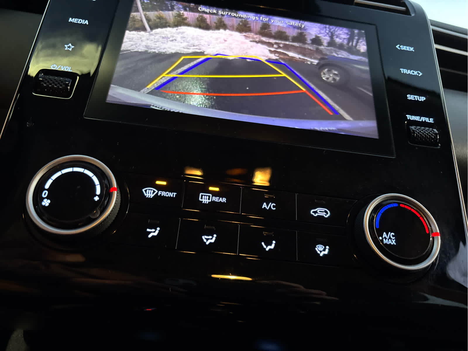 2023 Hyundai TUCSON SE