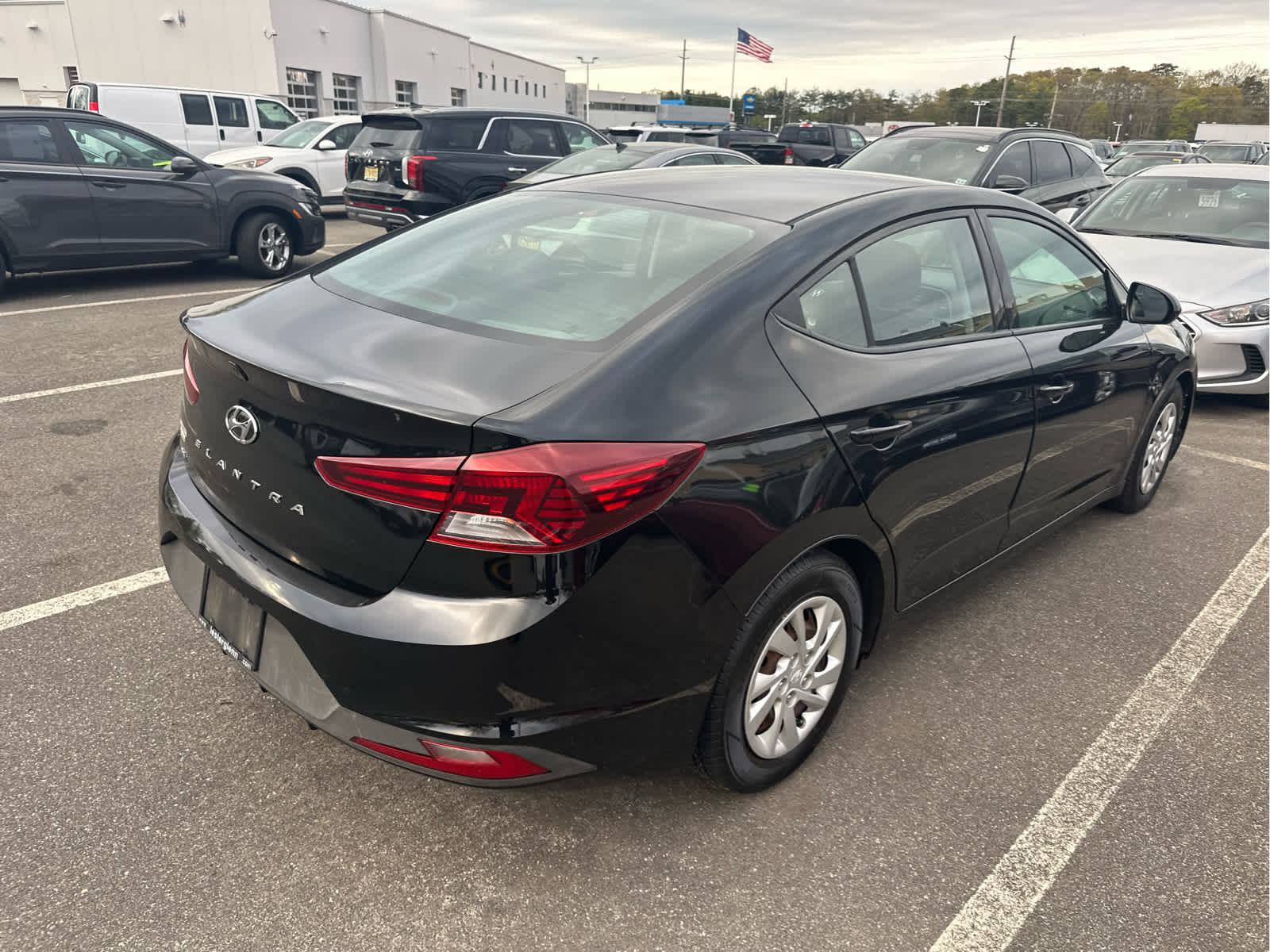 2019 Hyundai ELANTRA SE