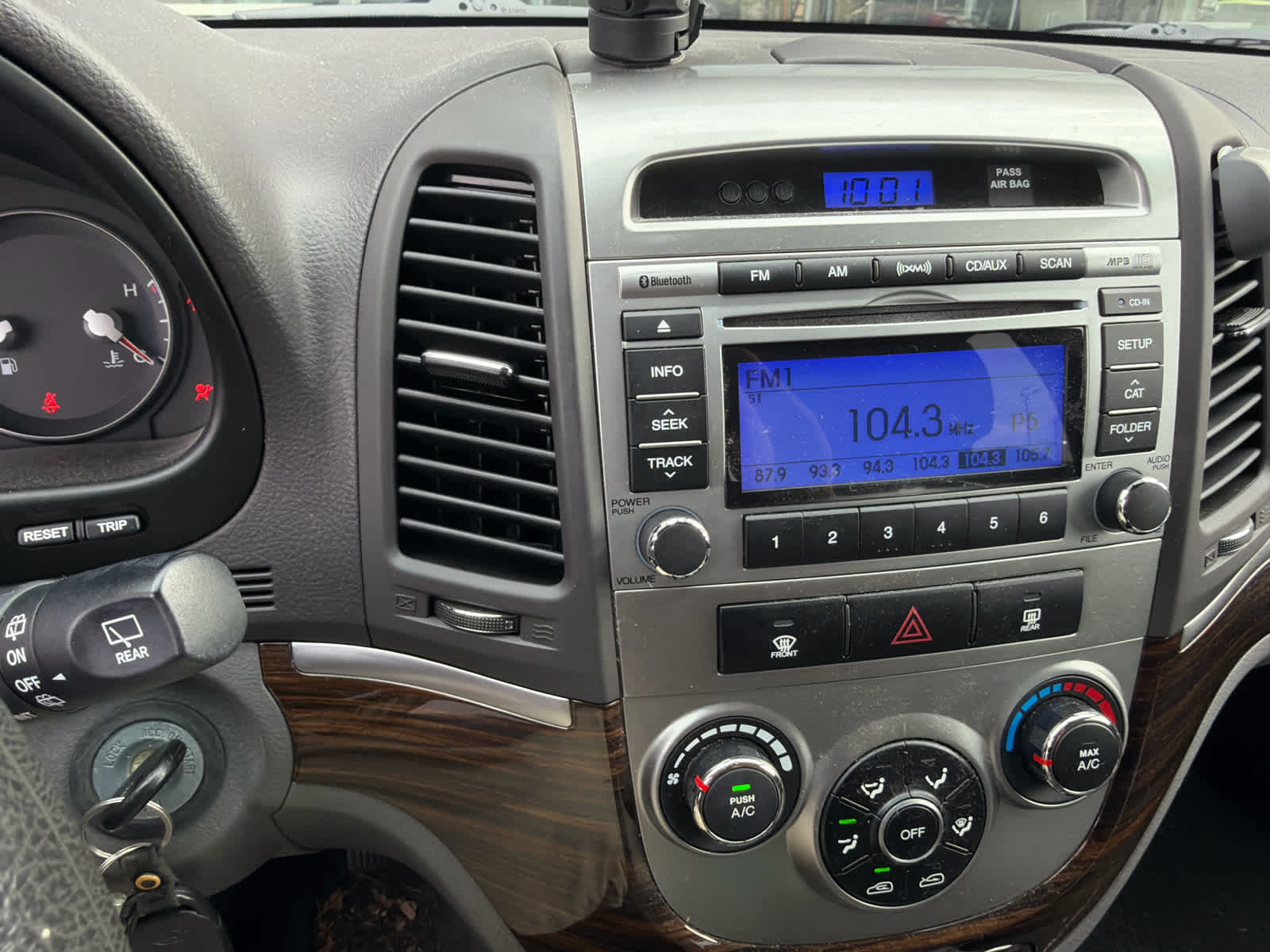 2011 Hyundai SANTA FE GLS