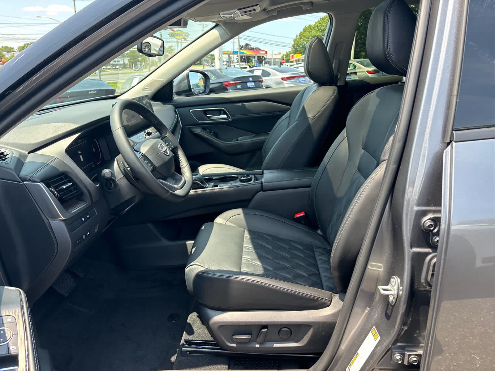 2025 Nissan Rogue Platinum