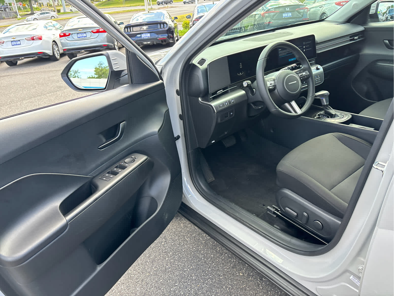 2024 Hyundai KONA SEL