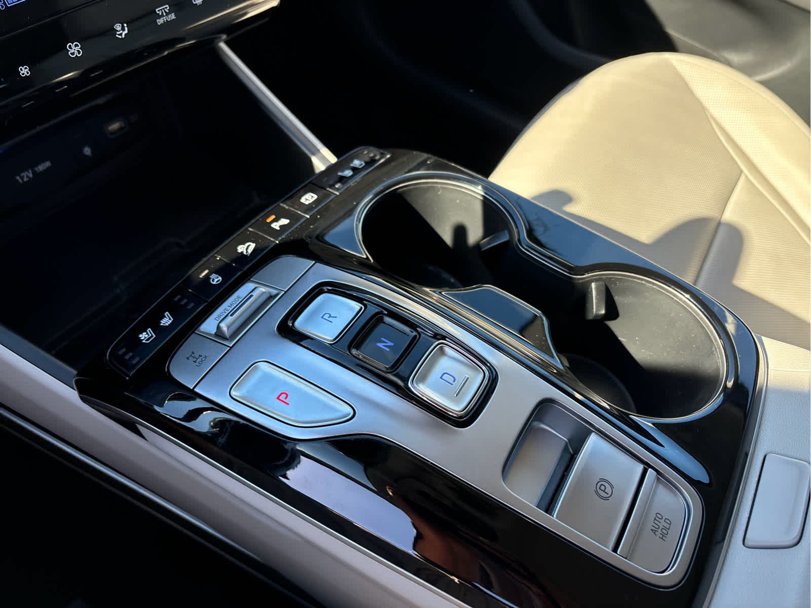 2023 Hyundai TUCSON HYBRID Limited