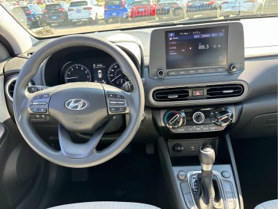 2022 Hyundai KONA SEL