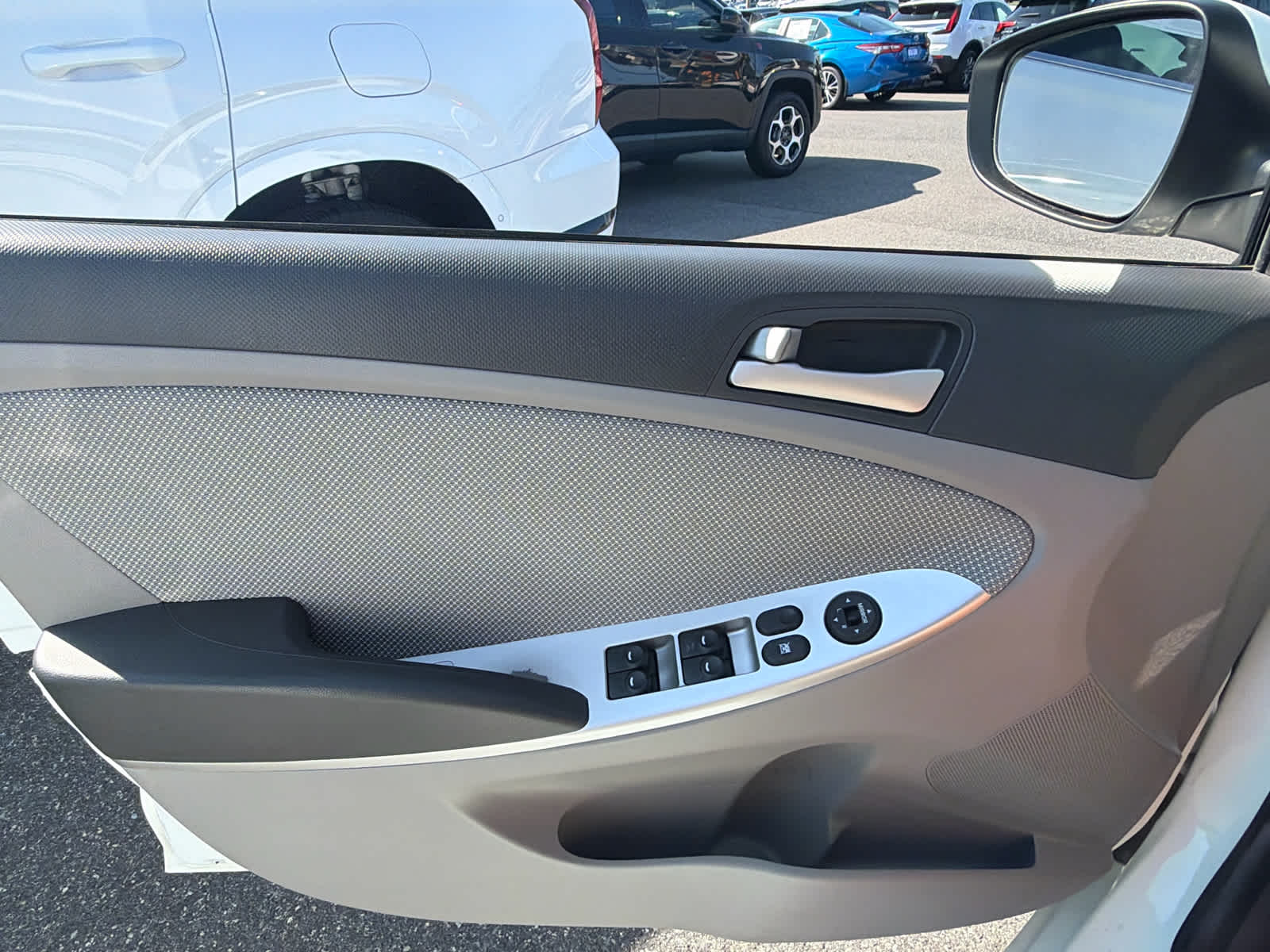2013 Hyundai ACCENT 5-DOOR GS