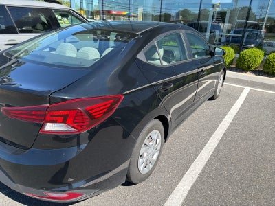 2019 Hyundai ELANTRA SE