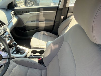 2019 Hyundai ELANTRA SE