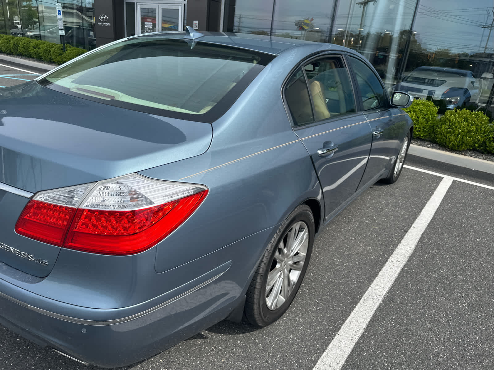 2011 Hyundai GENESIS 4Dr Sdn V8