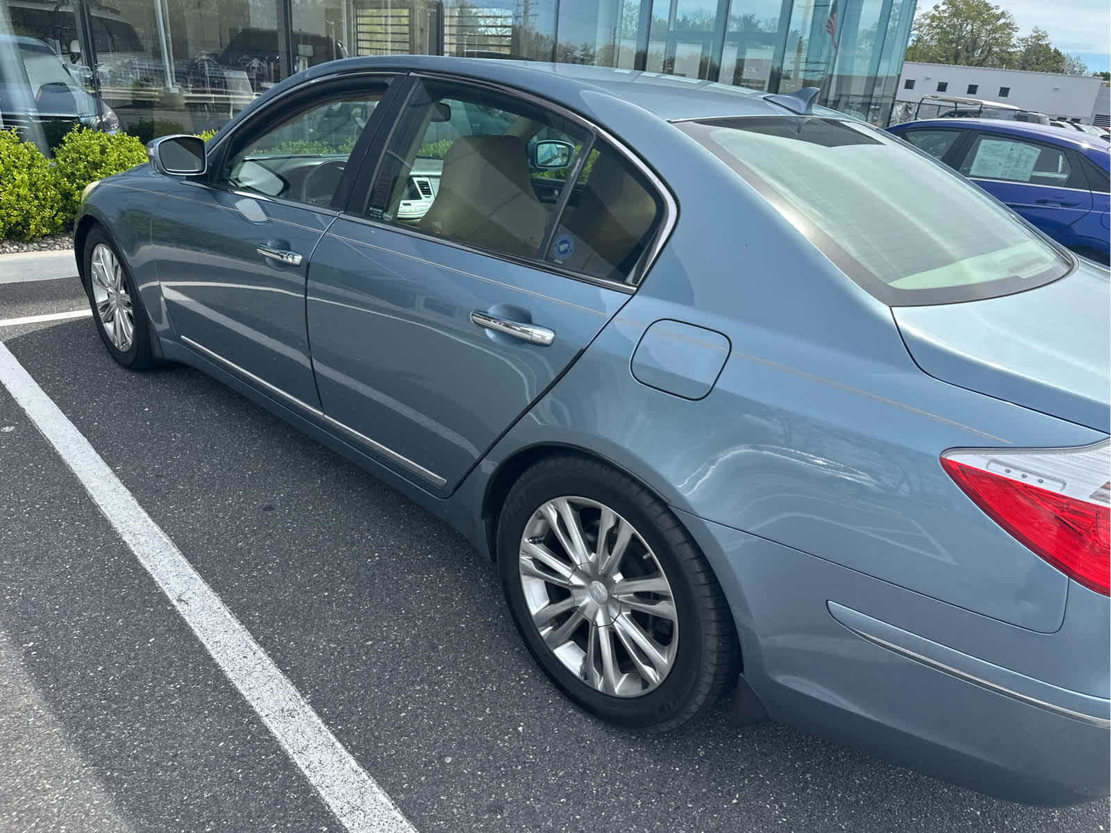 2011 Hyundai GENESIS 4Dr Sdn V8