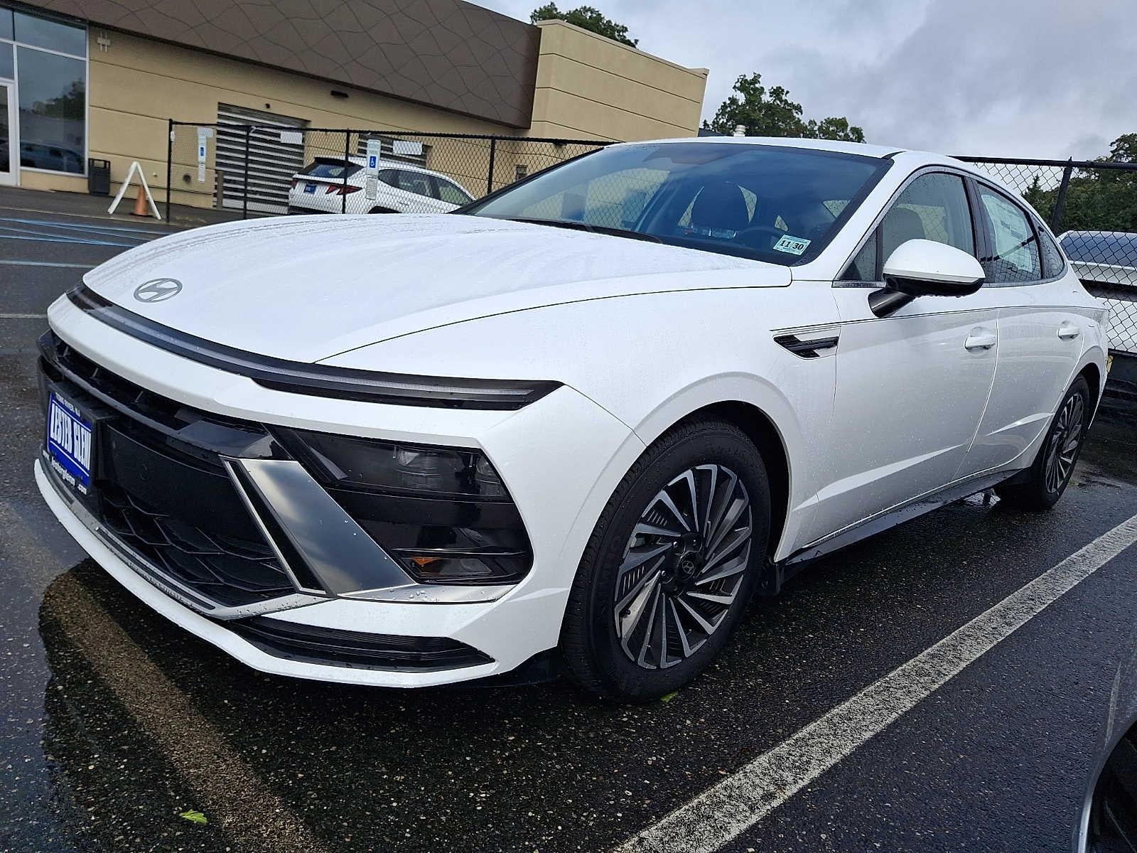 2025 Hyundai SONATA HYBRID SEL