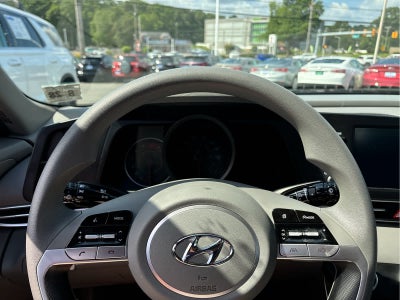 2023 Hyundai ELANTRA SE