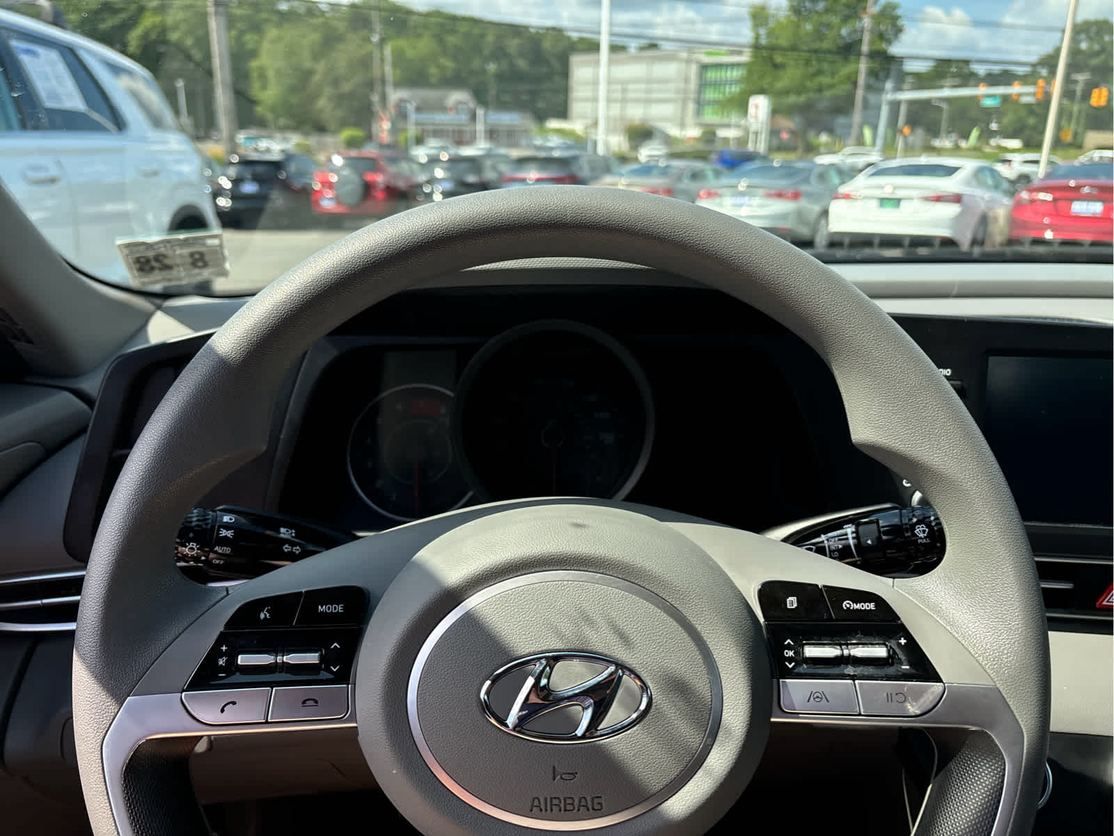 2023 Hyundai ELANTRA SE