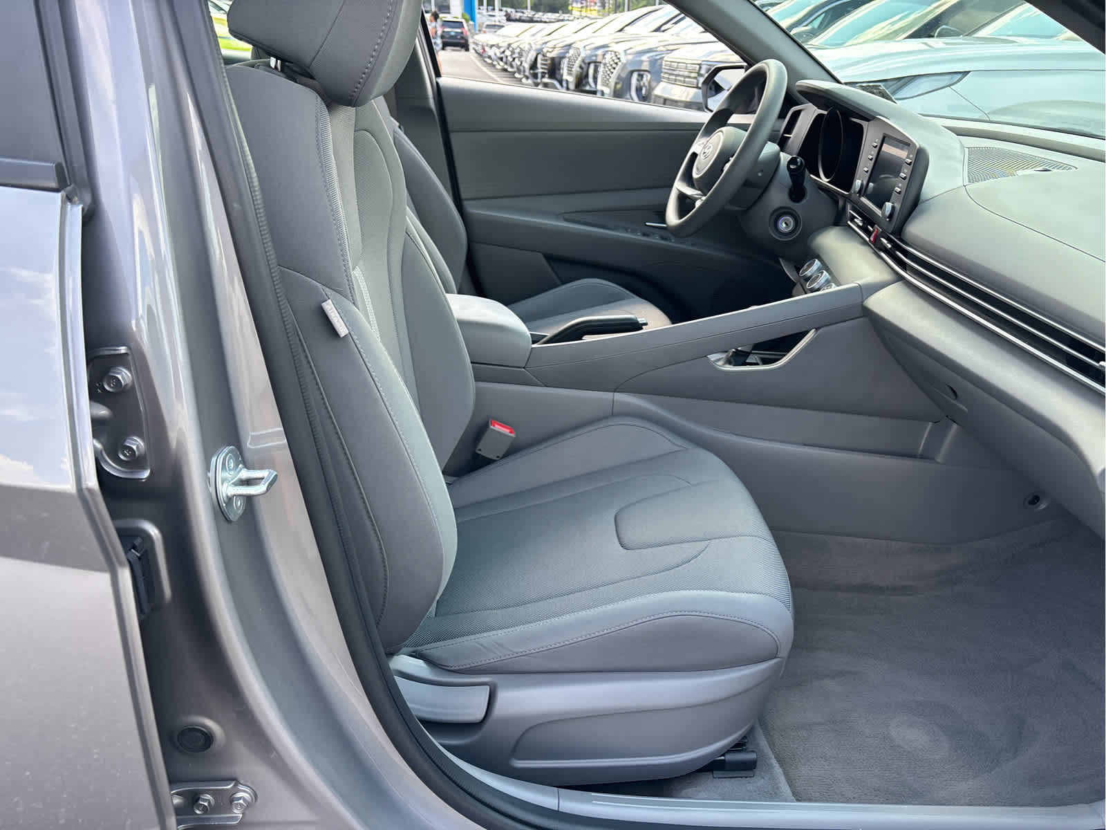 2023 Hyundai ELANTRA SE